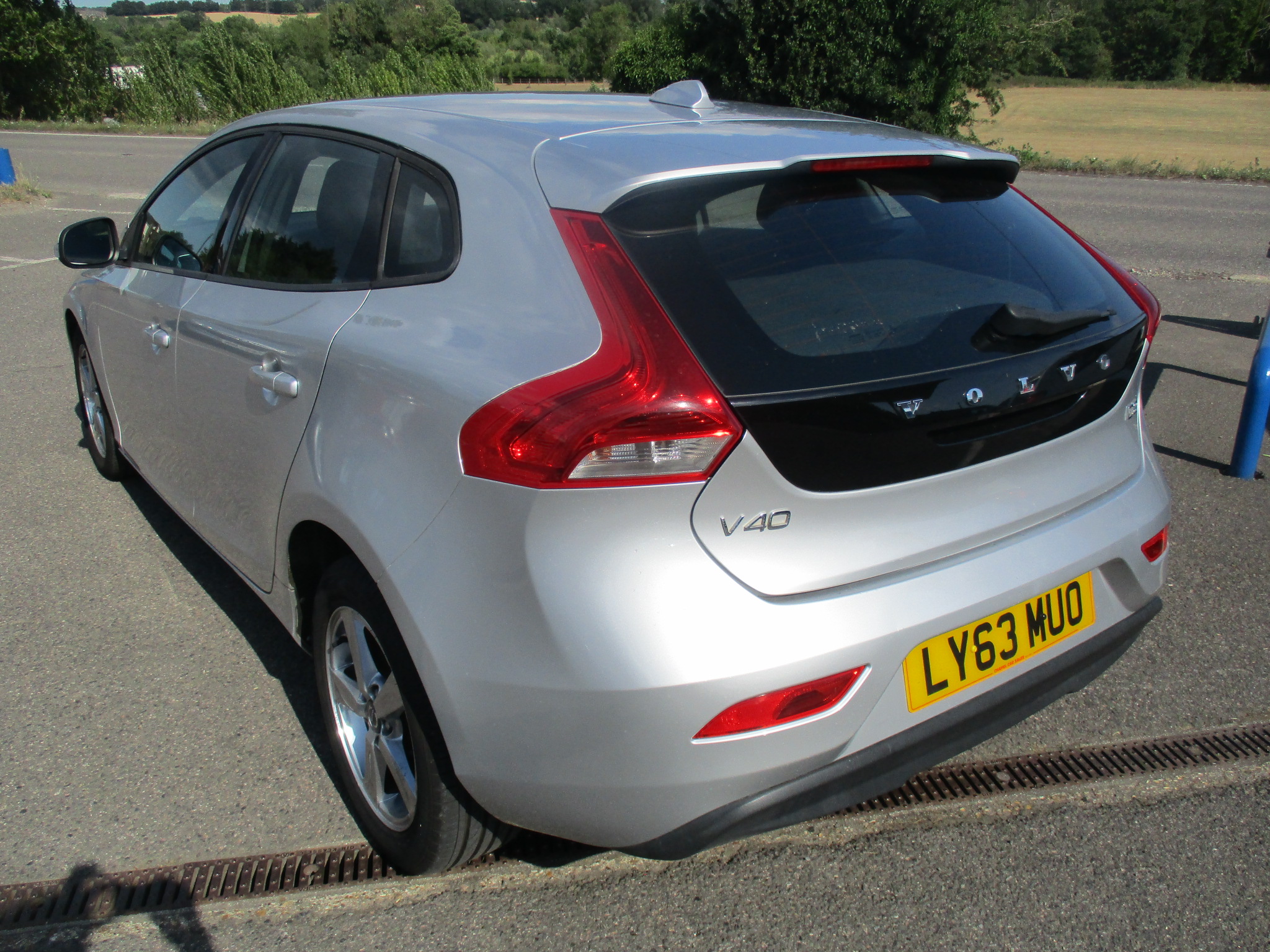 VOLVO V40 1.6 D2 ES (TURBO DIESEL) 6 SPD 2013